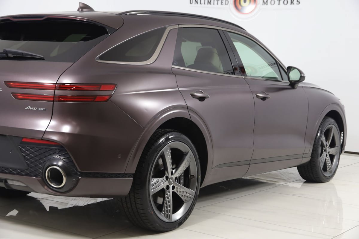 Used 2023 Genesis GV70 3.5T Sport w/ Sport Prestige Package AWD/4WD image 49