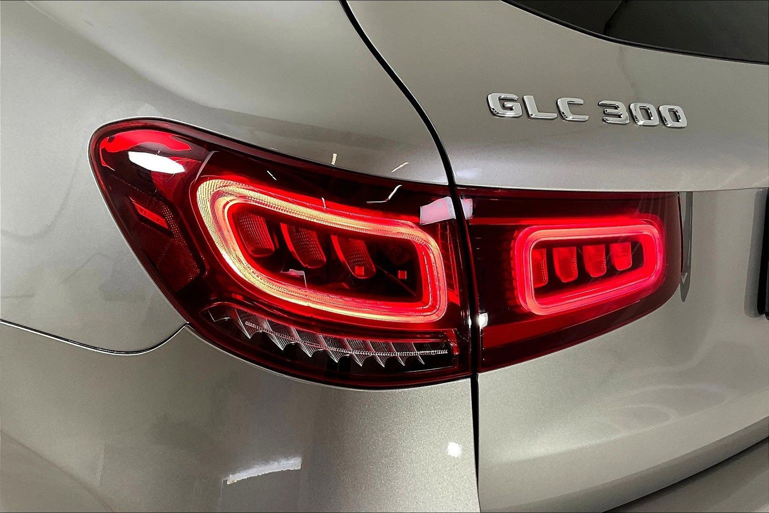 Used 2021 Mercedes-Benz GLC 300 4MATIC image 23