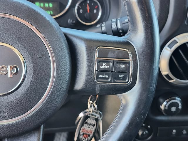 Used 2014 Jeep Wrangler Unlimited Sahara w/ Connectivity Group AWD/4WD image 26