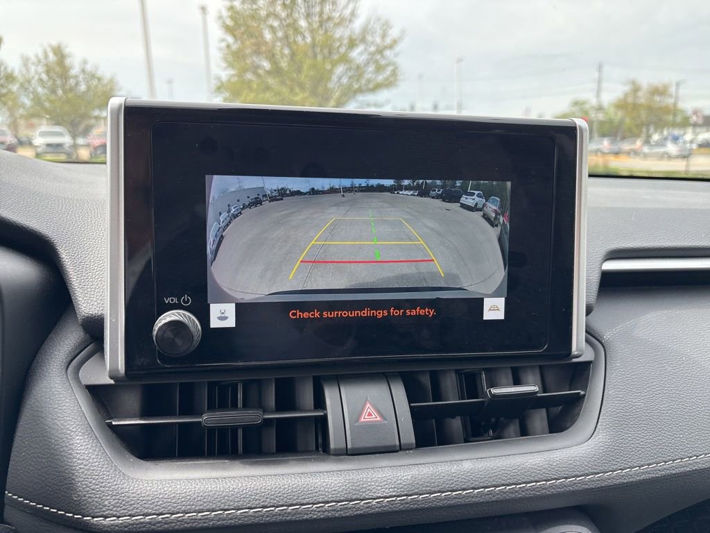 Used 2025 Toyota RAV4 XLE AWD/4WD image 25