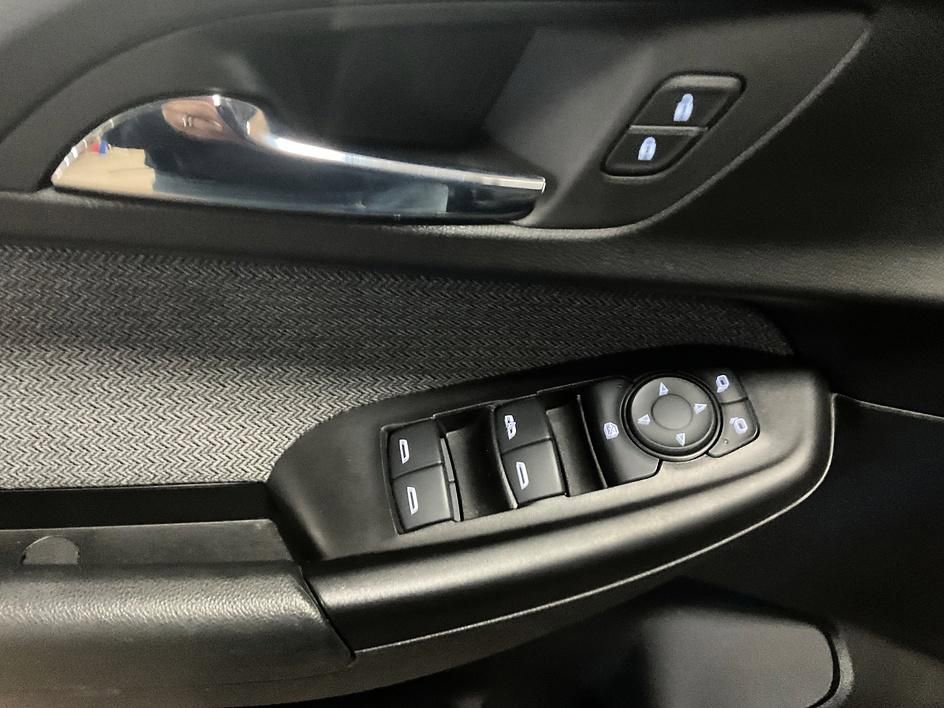 Used 2023 Chevrolet TrailBlazer LT image 40