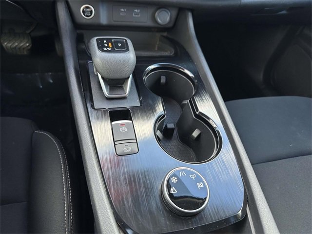 Used 2023 Nissan Rogue S image 23