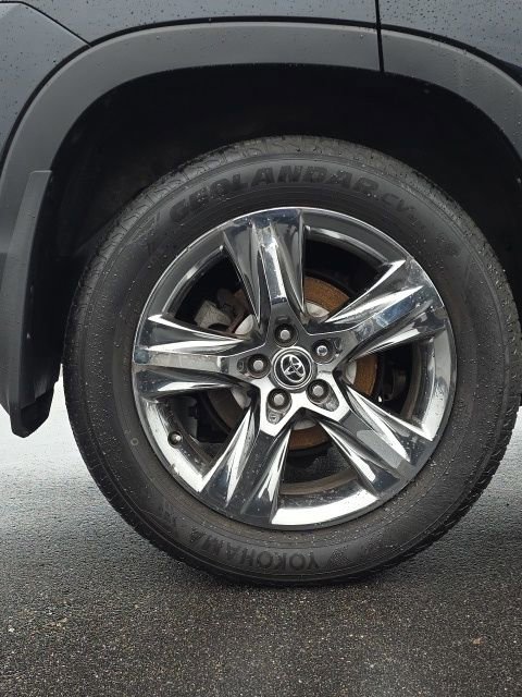 Used 2018 Toyota Highlander Limited image 39