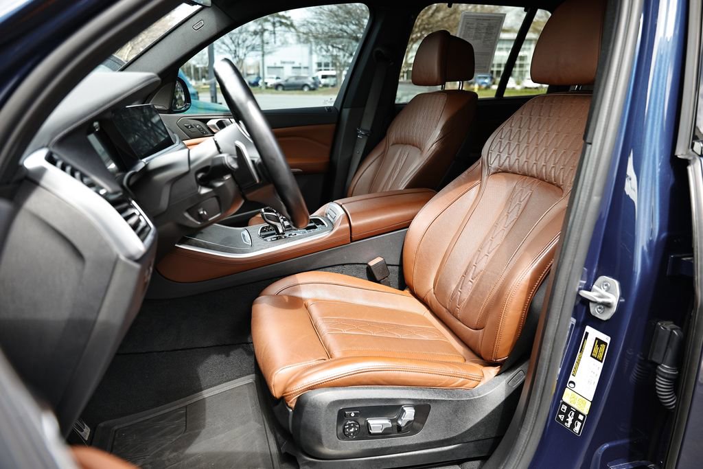 Used 2023 BMW X5 M50i w/ Executive Package image 23