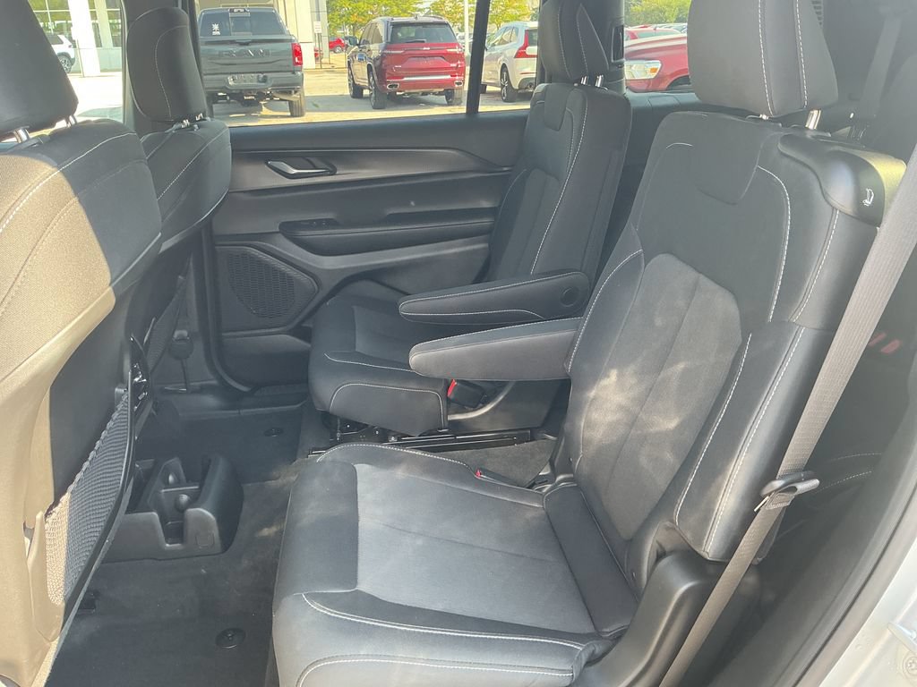 Certified 2025 Jeep Grand Cherokee L Laredo w/ Luxury Tech Group I AWD/4WD image 29