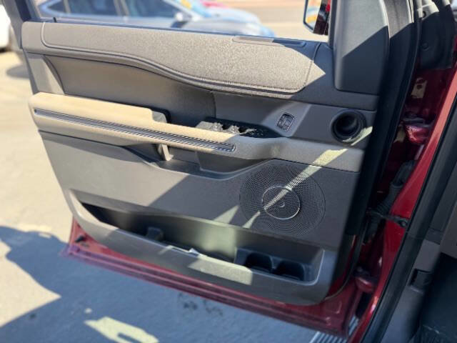 Used 2019 Ford Expedition XLT w/ Equipment Group 202A image 9