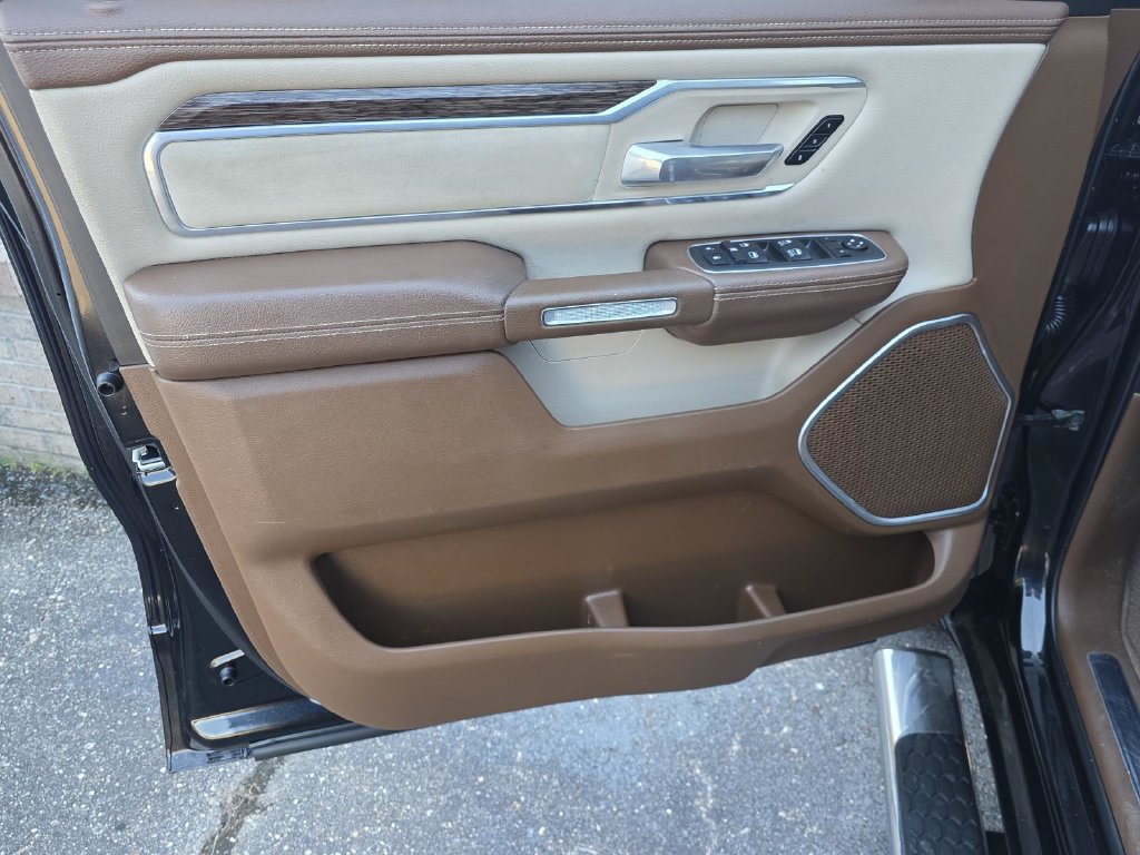 Used 2019 RAM 1500 Laramie AWD/4WD image 33