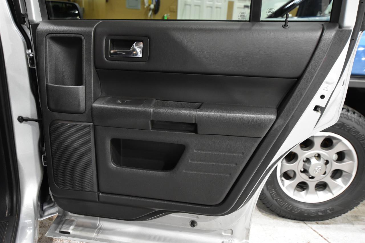 Used 2019 Ford Flex SE FWD image 31