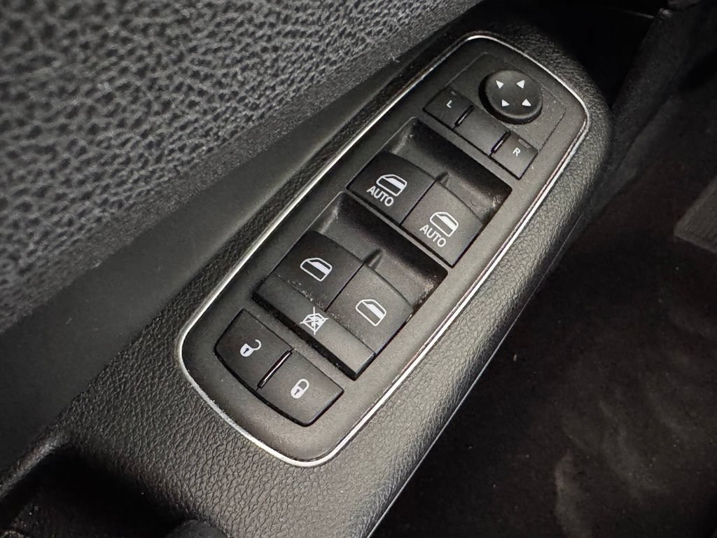 Used 2022 Chrysler 300 Touring L RWD image 23
