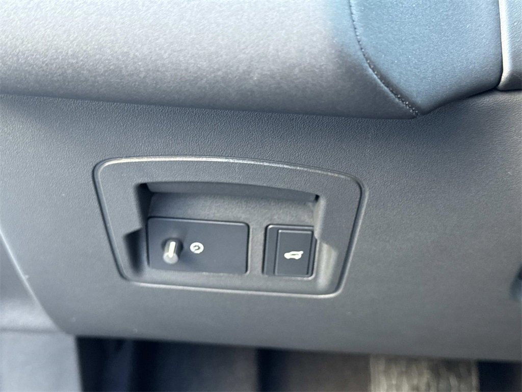 Certified 2025 Land Rover Range Rover Velar S image 26