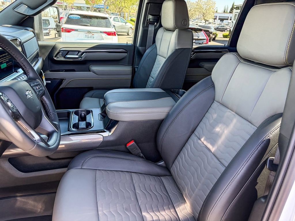 New 2026 Chevrolet Silverado 2500 ZR2 w/ LPO, Dark Essentials Package image 16