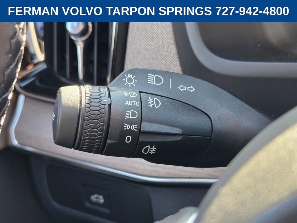 New 2026 Volvo XC90 B5 Plus w/ Protection Package Premier image 32