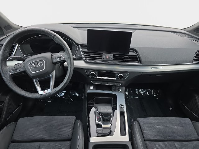 Used 2024 Audi Q5 e Premium Plus AWD/4WD image 10