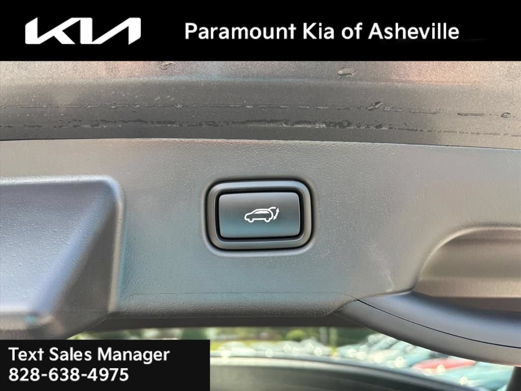 Certified 2025 Kia Niro FWD image 28