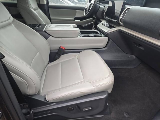 Used 2025 Ford Expedition Active AWD/4WD image 12