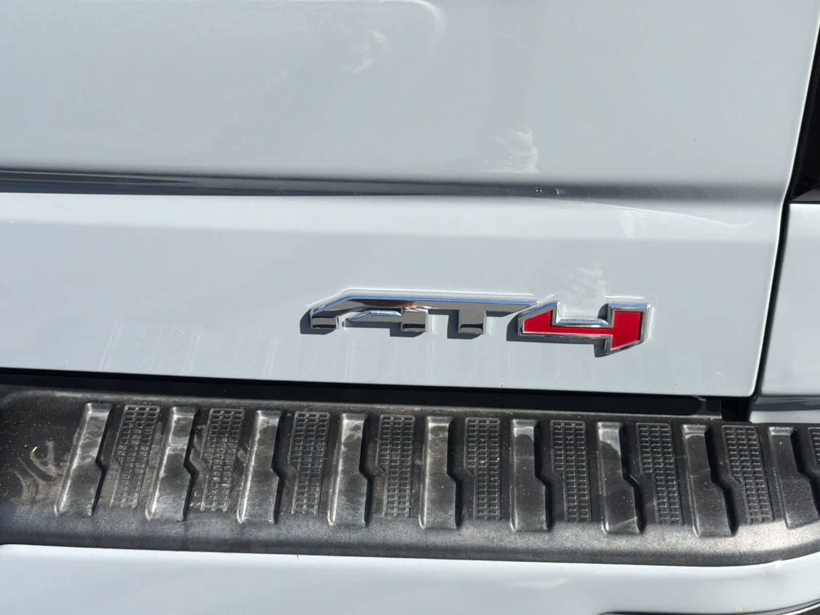 Used 2024 GMC Sierra 1500 AT4 w/ Technology Package AWD/4WD image 33