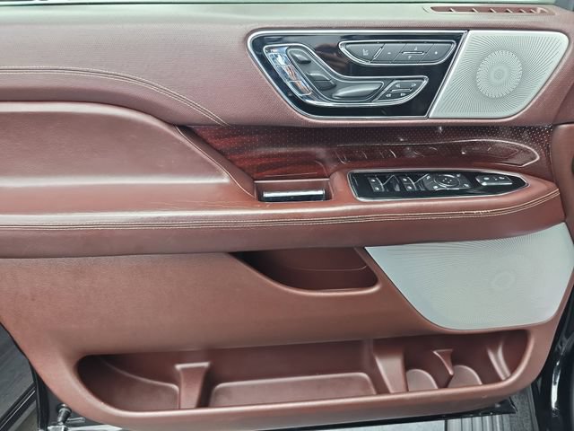 Used 2018 Lincoln Navigator L Black Label AWD/4WD image 16
