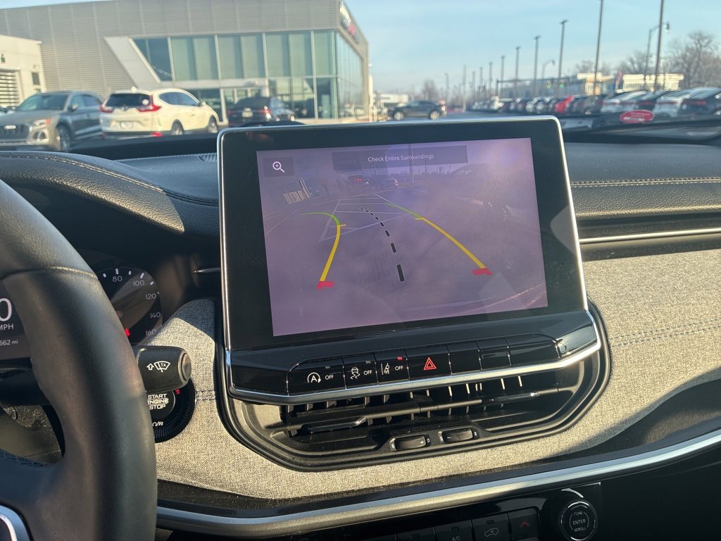 Used 2024 Jeep Compass Latitude w/ Convenience Group image 12