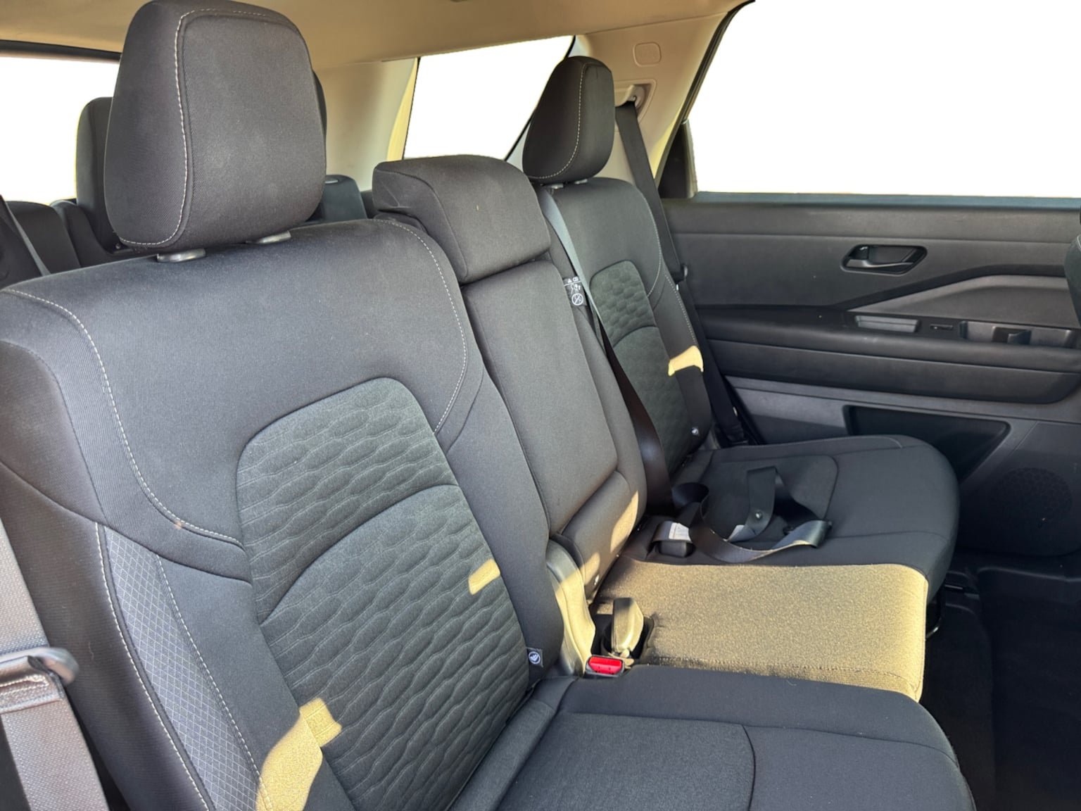 Used 2024 Nissan Pathfinder SV FWD image 18