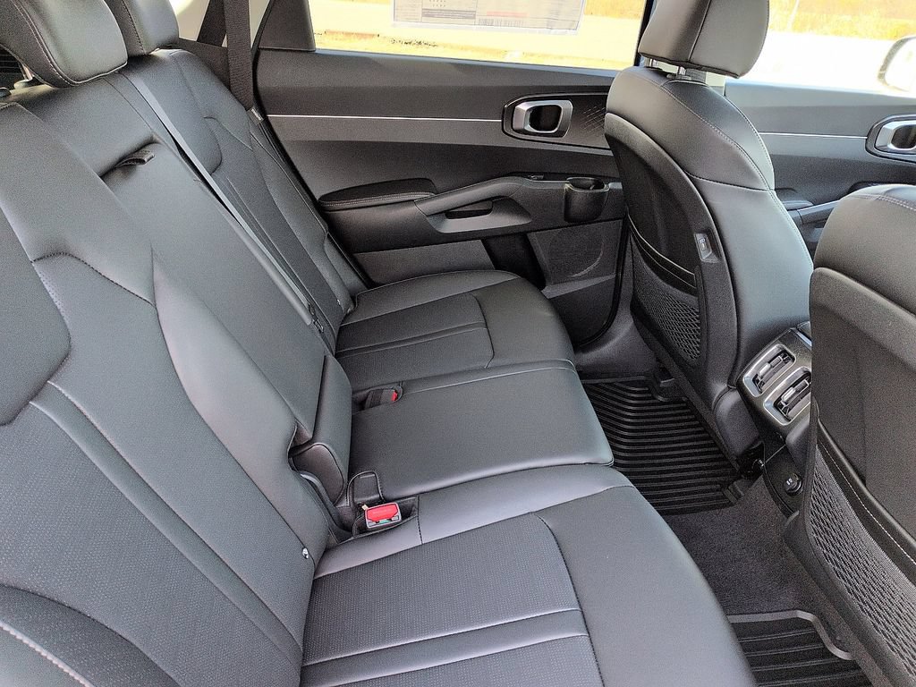 New 2026 Kia Sorento S w/ S Panoramic Sunroof Package FWD image 8