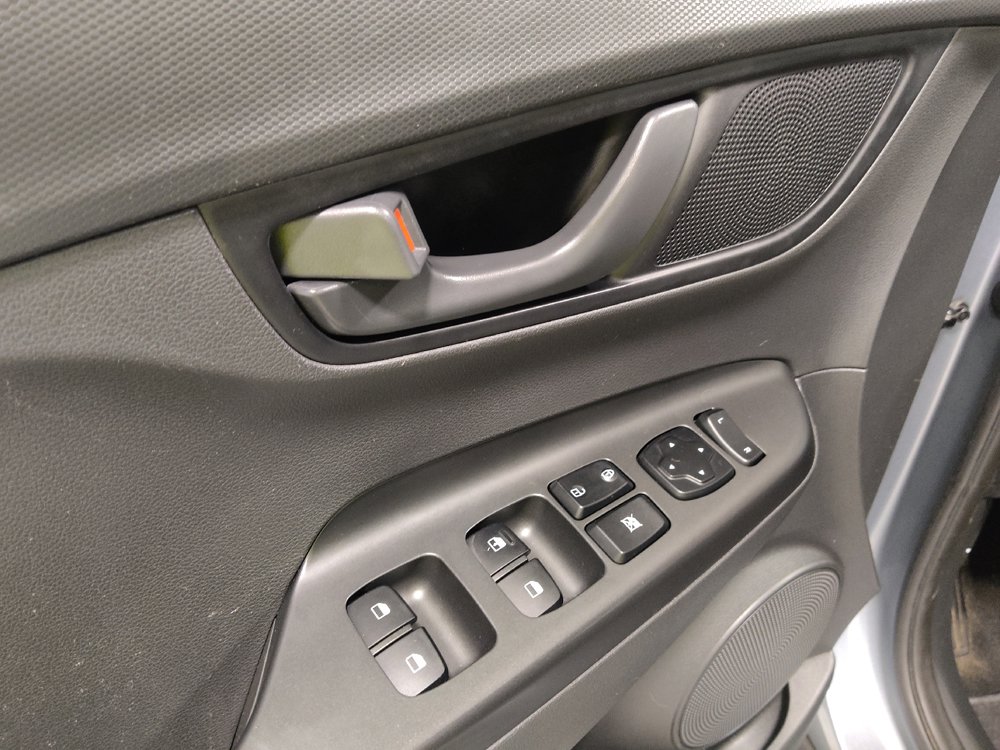 Used 2021 Hyundai Kona SE FWD image 27