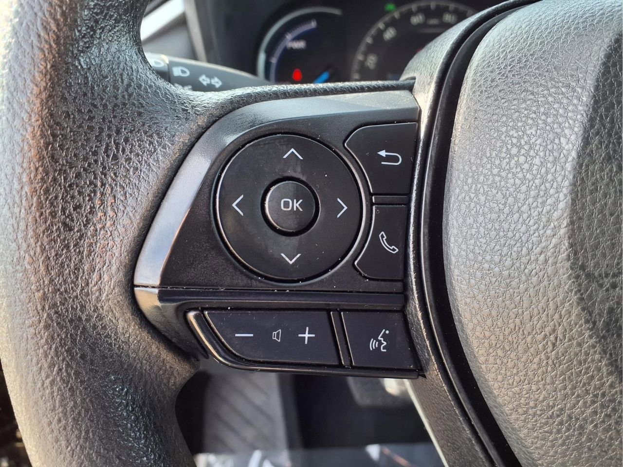 Used 2023 Toyota RAV4 LE image 24