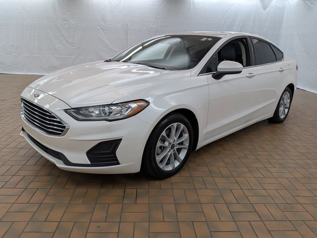 Used 2020 Ford Fusion SE image 3