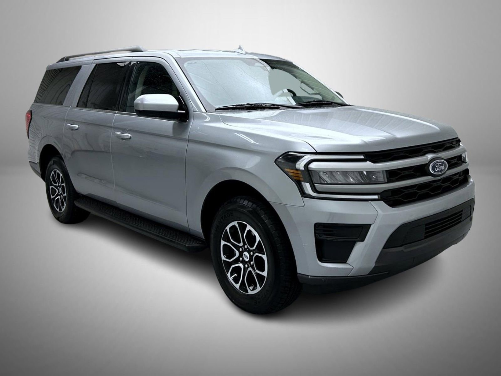 Used 2024 Ford Expedition Max XLT AWD/4WD image 3