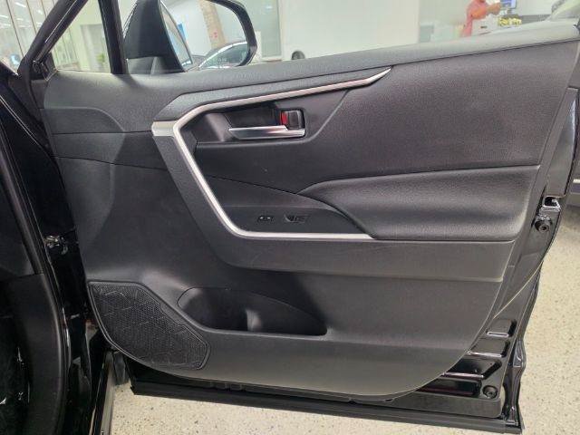 Used 2022 Toyota RAV4 SE AWD/4WD image 37