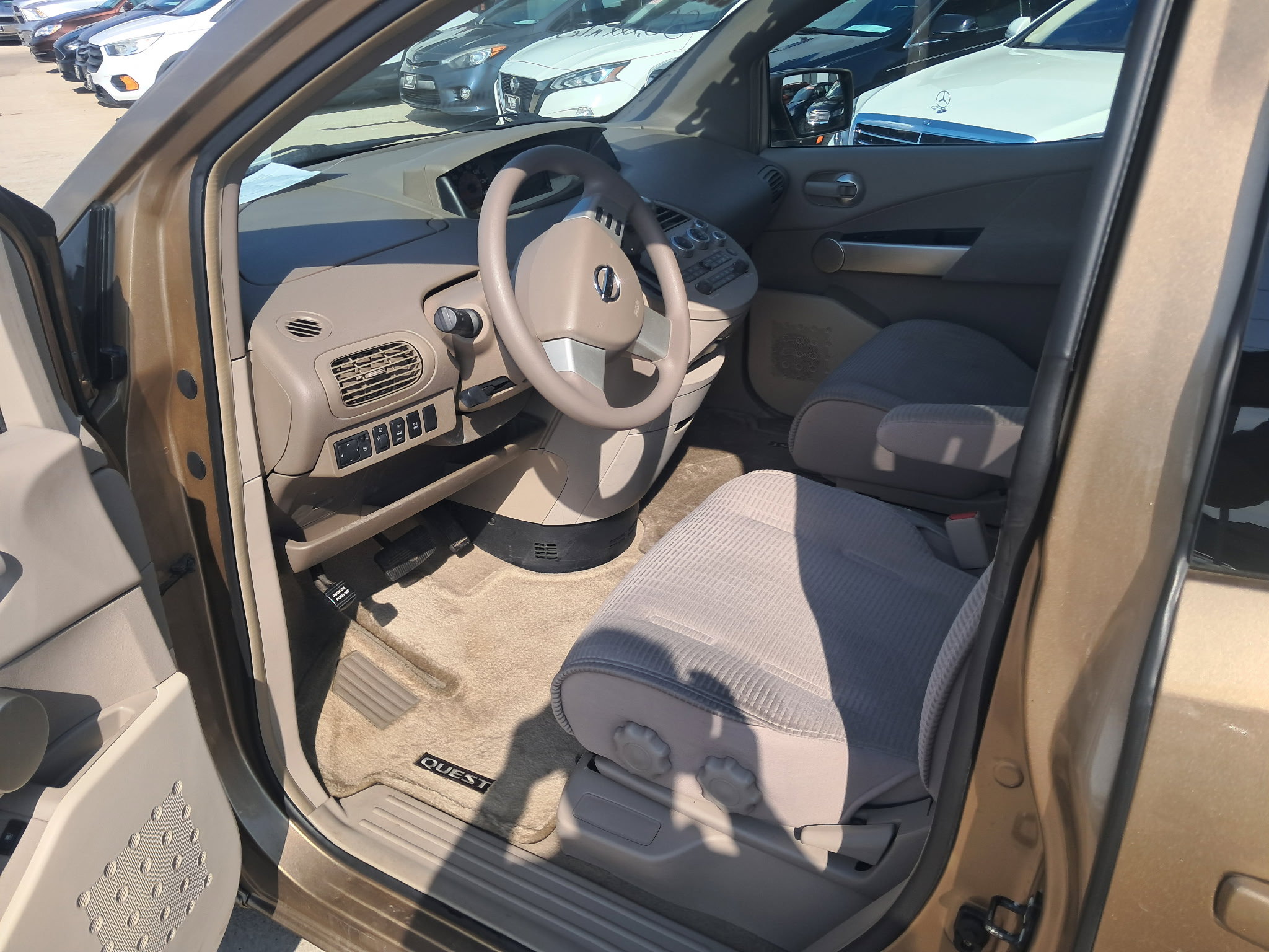 Used 2004 Nissan Quest S w/ (SEA) Seat Pkg FWD image 4