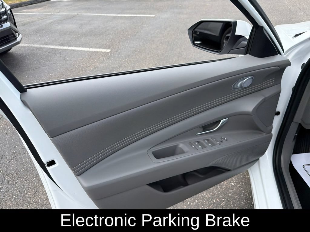 Certified 2024 Hyundai Elantra SEL w/ Convenience Package FWD image 13