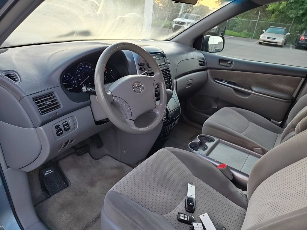 Used 2009 Toyota Sienna LE FWD image 8