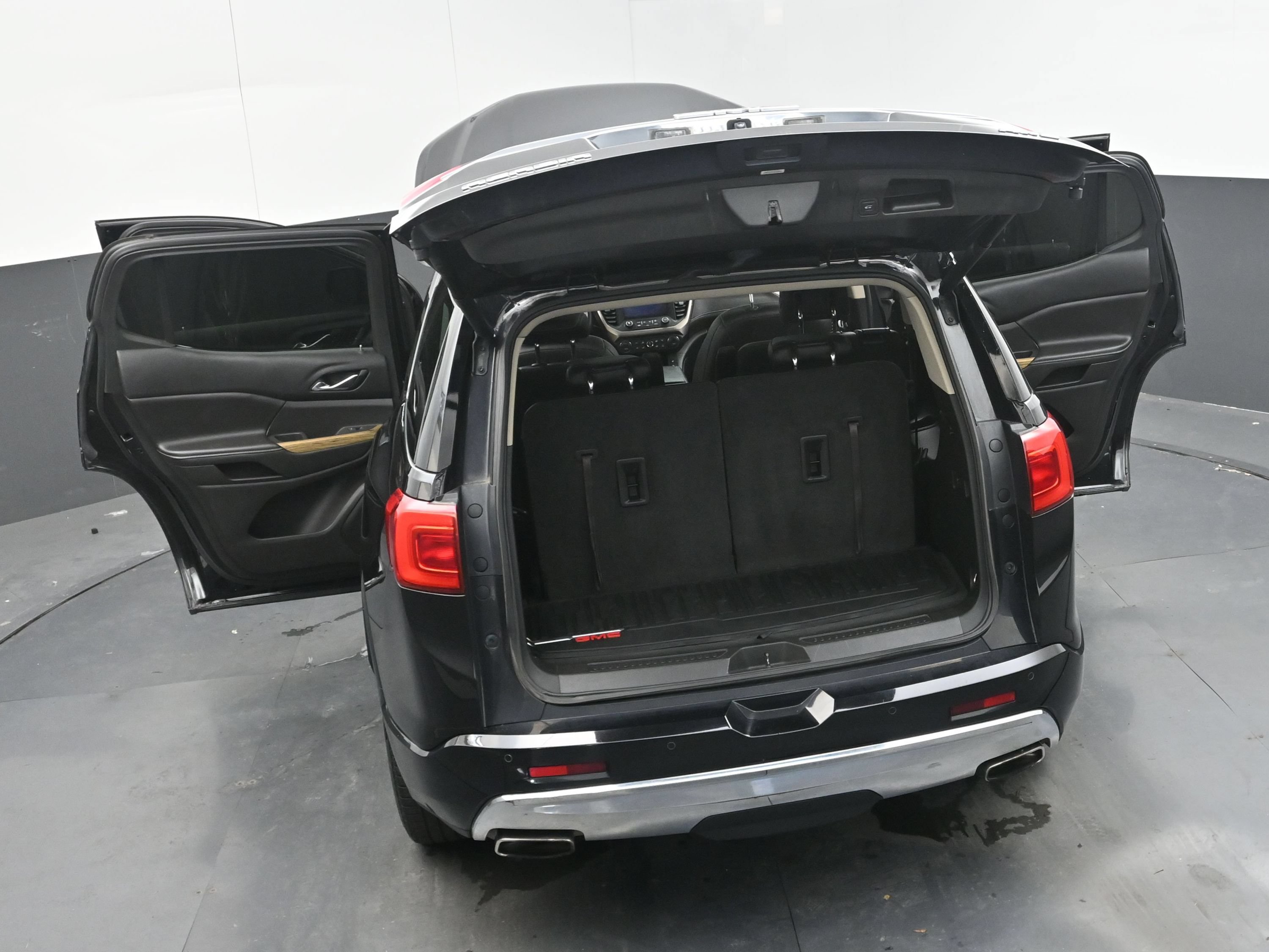 Used 2018 GMC Acadia Denali w/ Technology Package AWD/4WD image 41