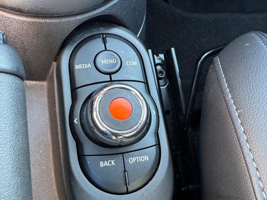 Used 2022 MINI Cooper S image 16