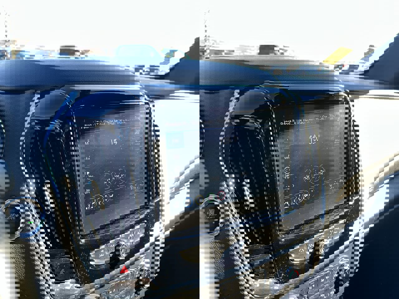 Used 2023 Chevrolet Traverse LT image 28