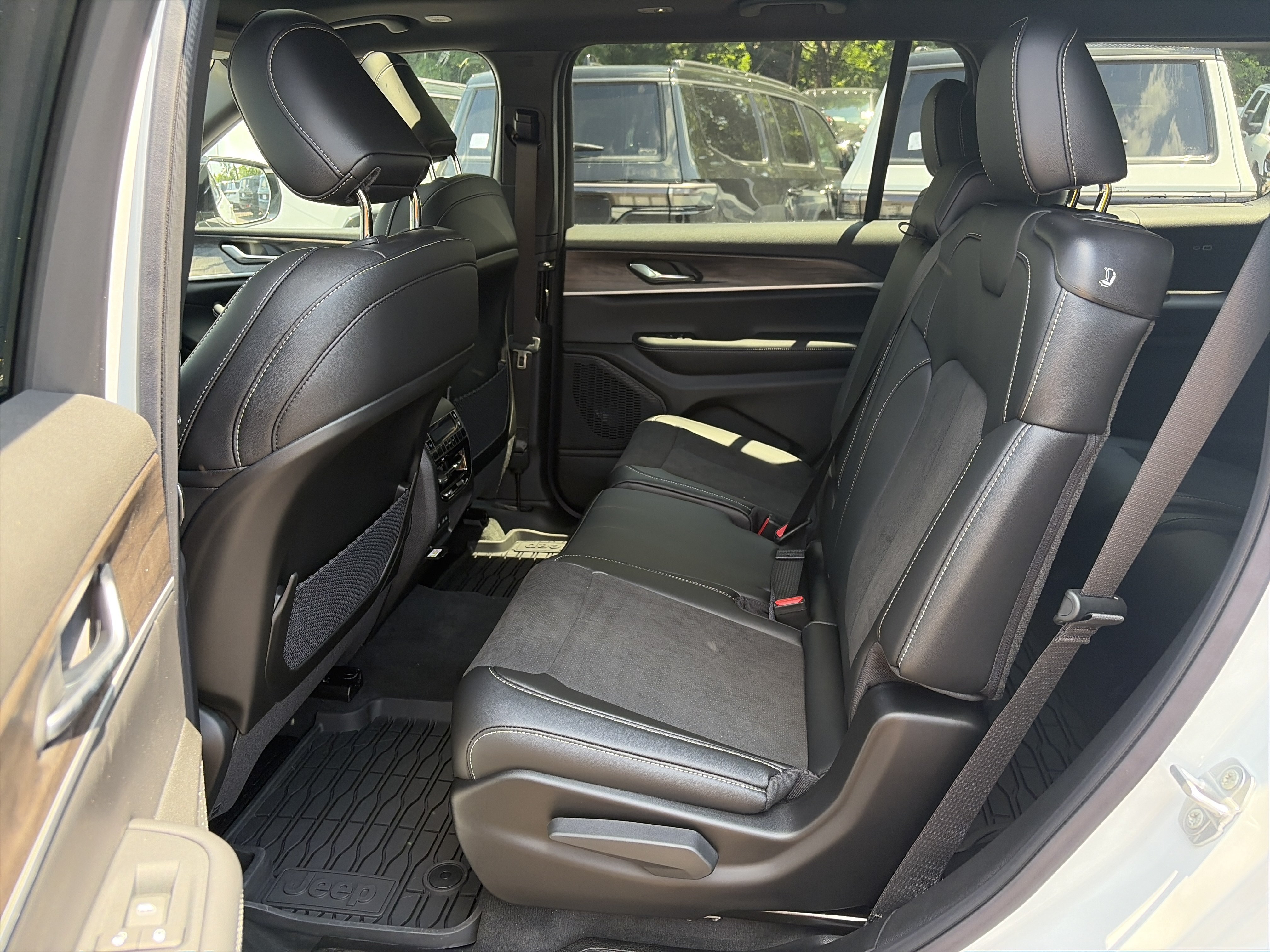 New 2026 Jeep Grand Cherokee L 4WD image 29