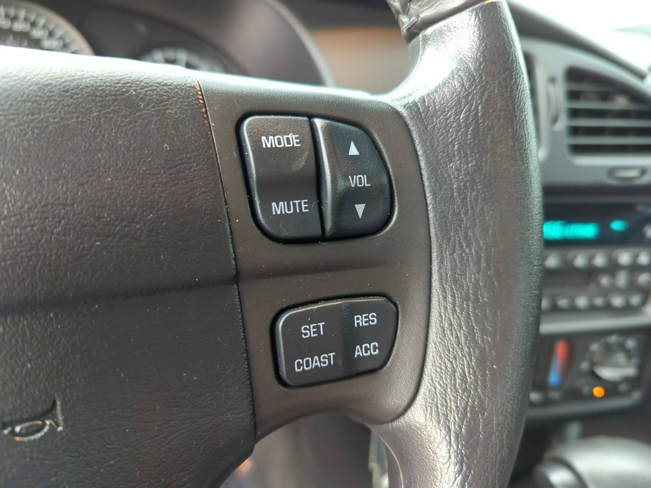 Used 2004 Chevrolet Monte Carlo SS FWD image 13