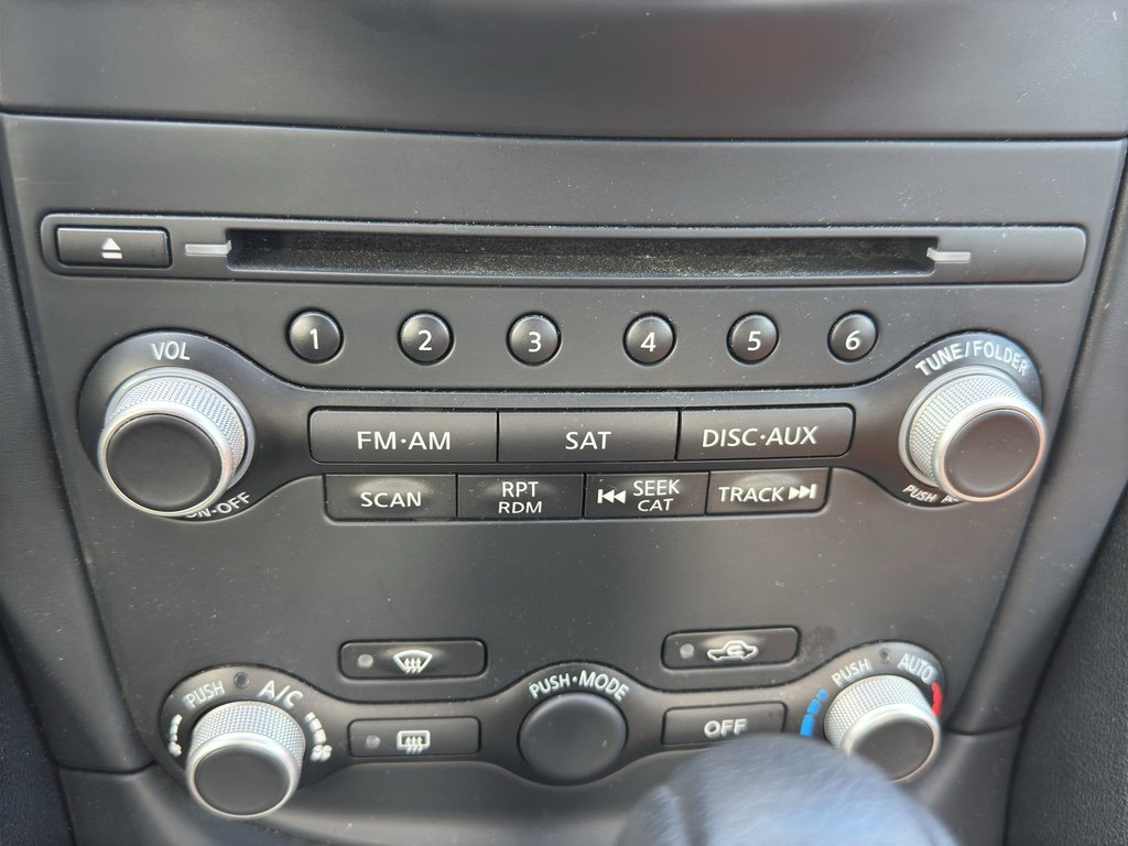 Used 2016 Nissan 370Z Touring image 22