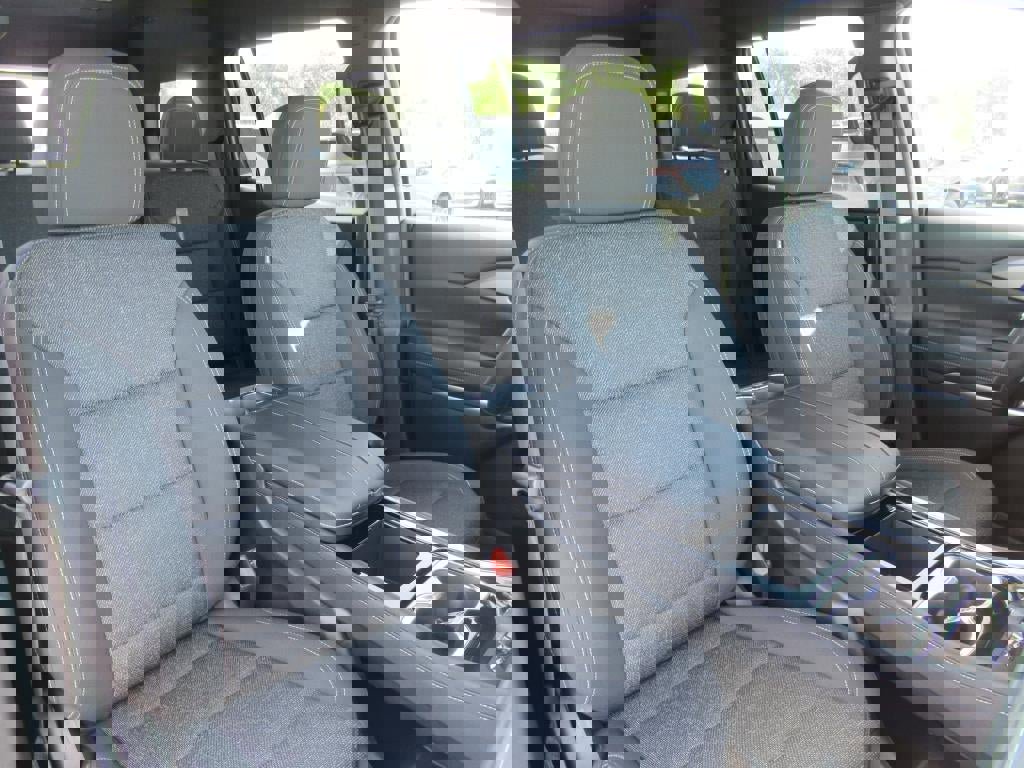 New 2025 Chevrolet Traverse LT image 8