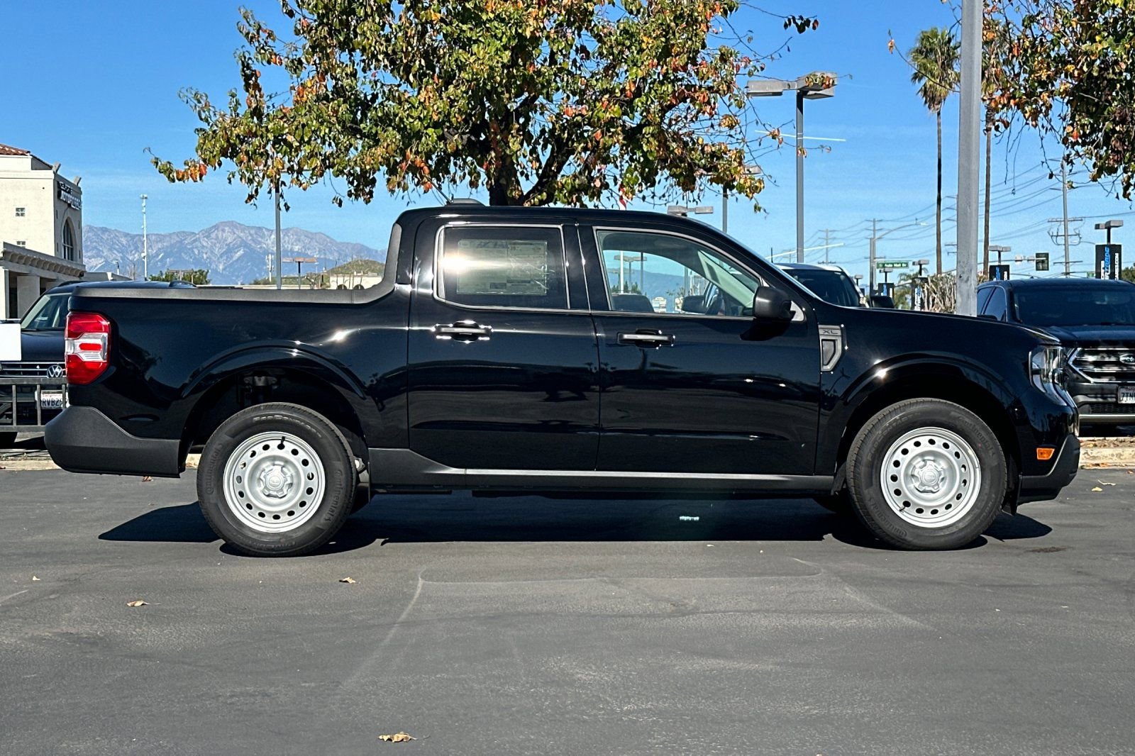 New 2025 Ford Maverick XL image 3