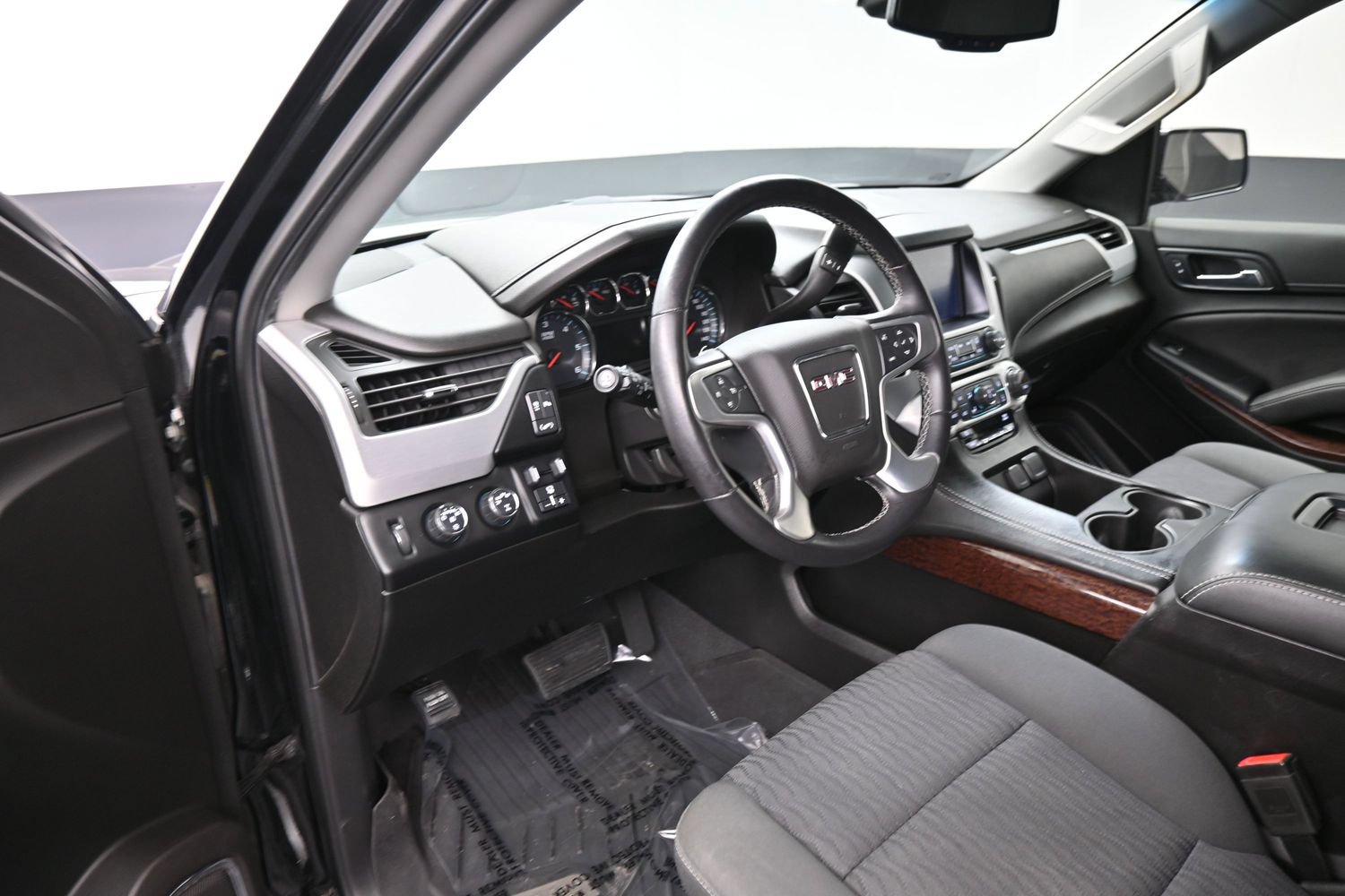 Used 2019 GMC Yukon SLE w/ SLE Value Package AWD/4WD image 12