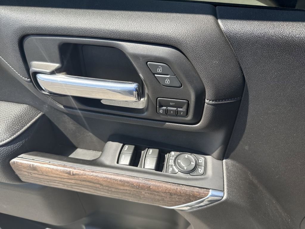 Used 2023 GMC Sierra 2500 Denali w/ Denali Black Diamond Edition AWD/4WD image 20