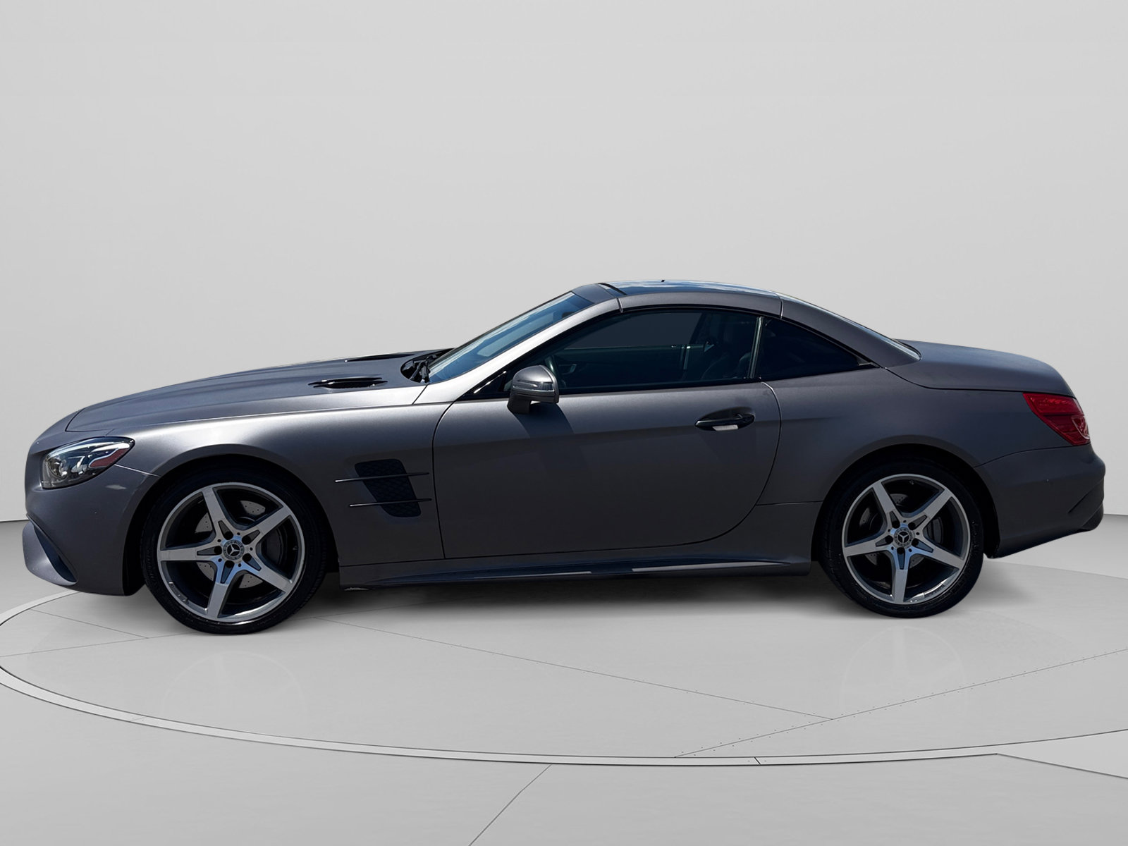 Certified 2018 Mercedes-Benz SL 550 image 2