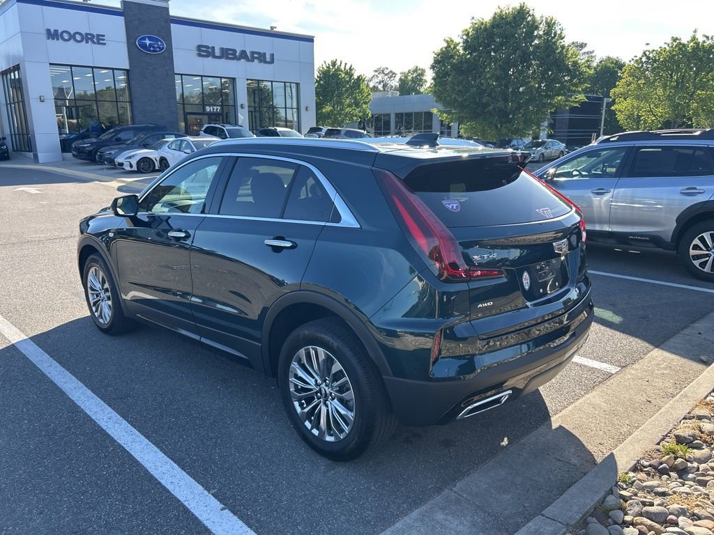 Used 2024 Cadillac XT4 Premium Luxury w/ Technology Package AWD/4WD image 5