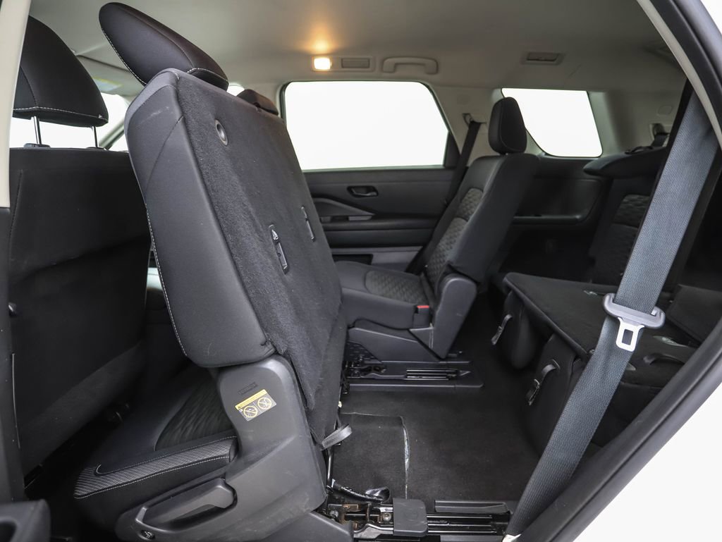 Used 2023 Nissan Pathfinder S image 23