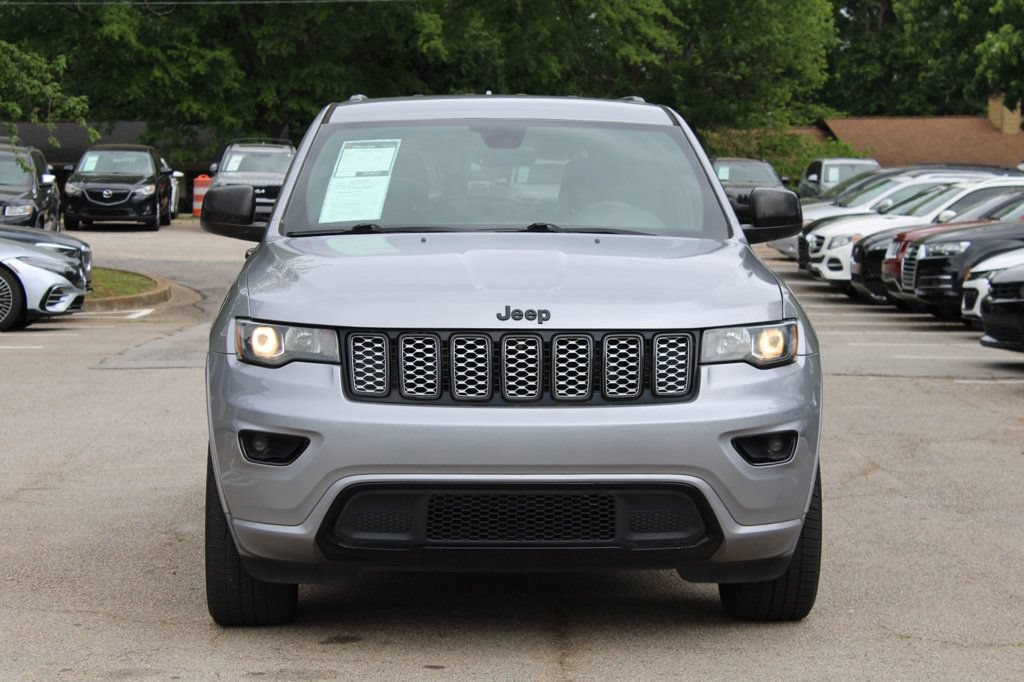 Used 2017 Jeep Grand Cherokee Altitude RWD image 2