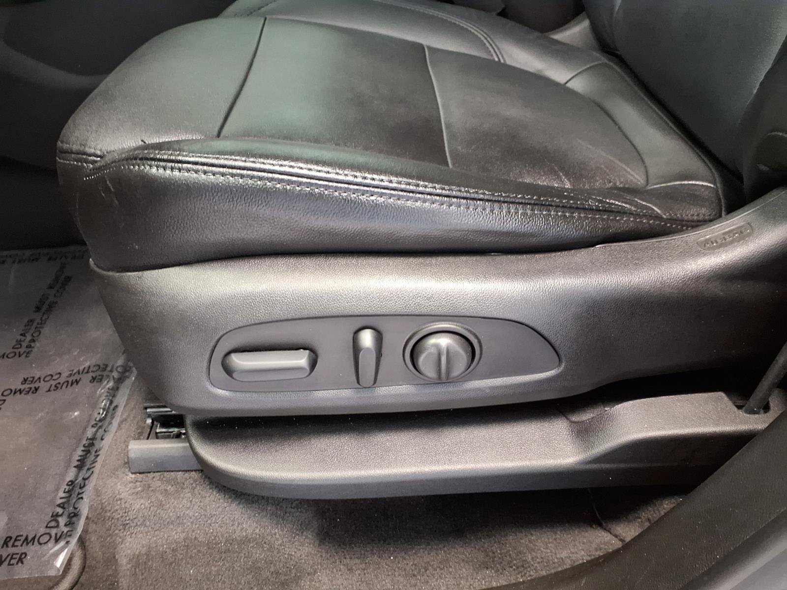 Used 2019 Chevrolet Traverse LT FWD image 22