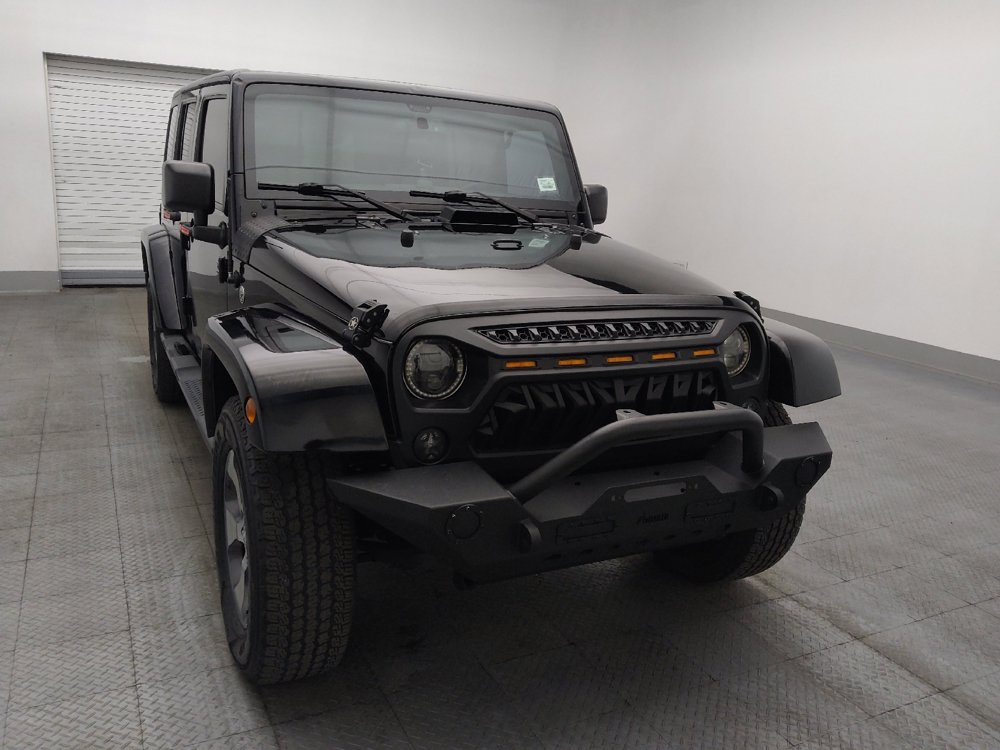 Used 2017 Jeep Wrangler Unlimited Sahara w/ Connectivity Group AWD/4WD image 14