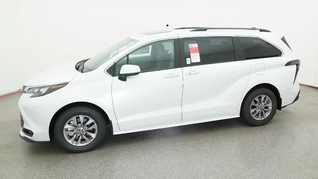 New 2026 Toyota Sienna XLE FWD image 2