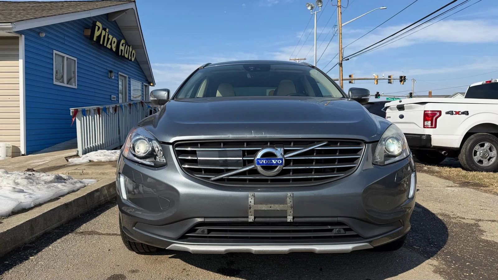 Used 2016 Volvo XC60 T5 Platinum image 3